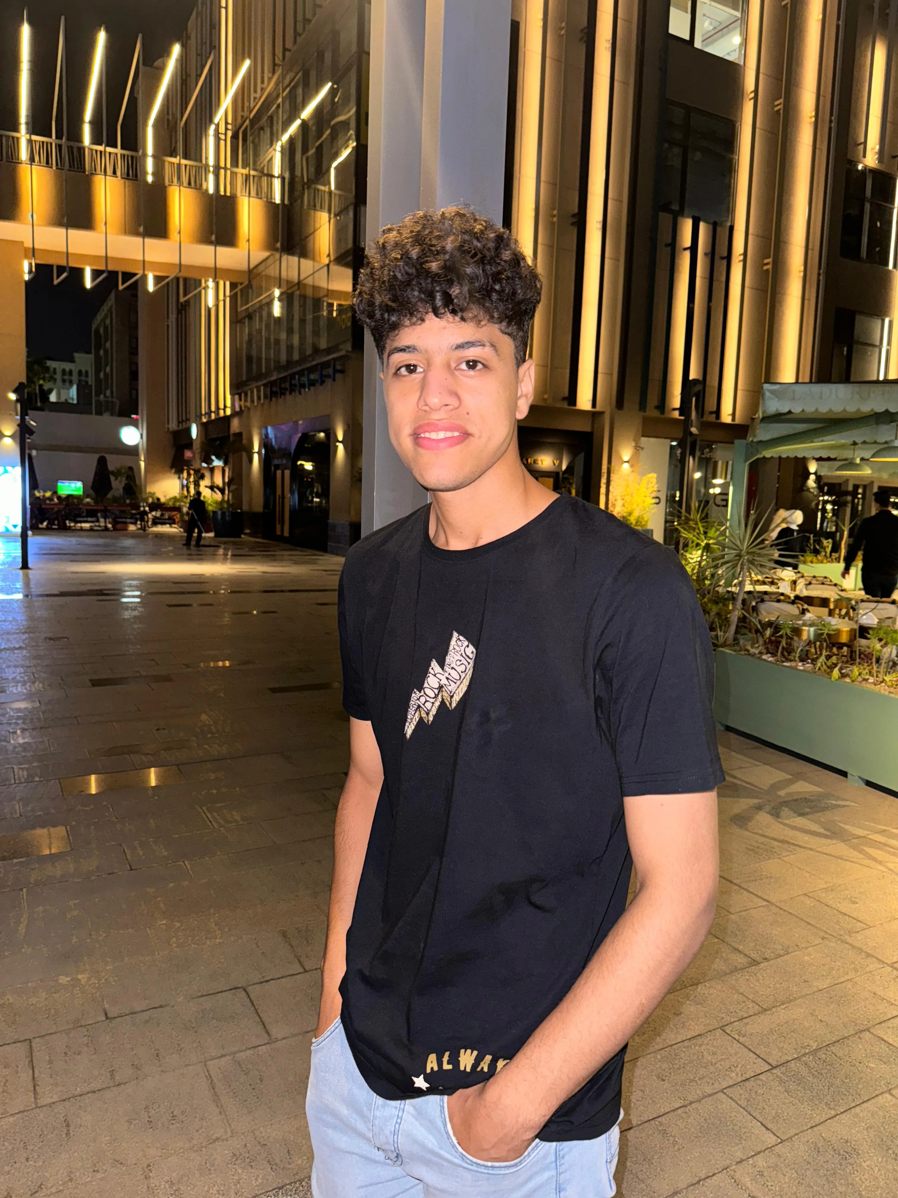 مصطفي